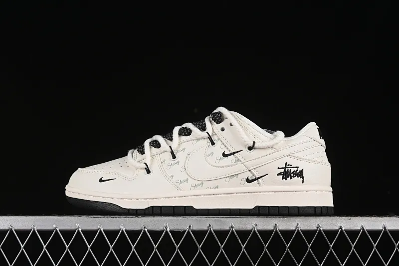 All Categories Nk SB Dunk Series Nk SB Dunk Low High-end Customized Low-top Sneakers Nk SB Dunk Low Stussy Series-Off White White Hook Anniversary High-end Customized Low-top Casual Sneakers SJ2068-276